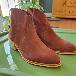 CREVO Clara Red Ankle Booties Sz 6.5